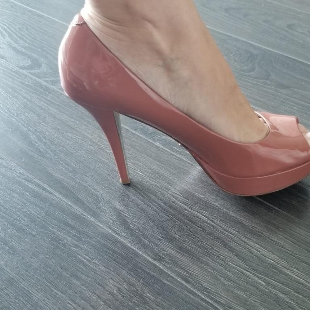 Shoes - Picture 5 of 7